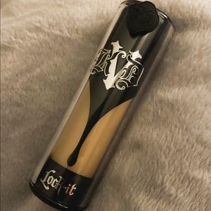 ♠️♠️♠️Kat Von D “Lock It” Foundation ♠️♠️♠️